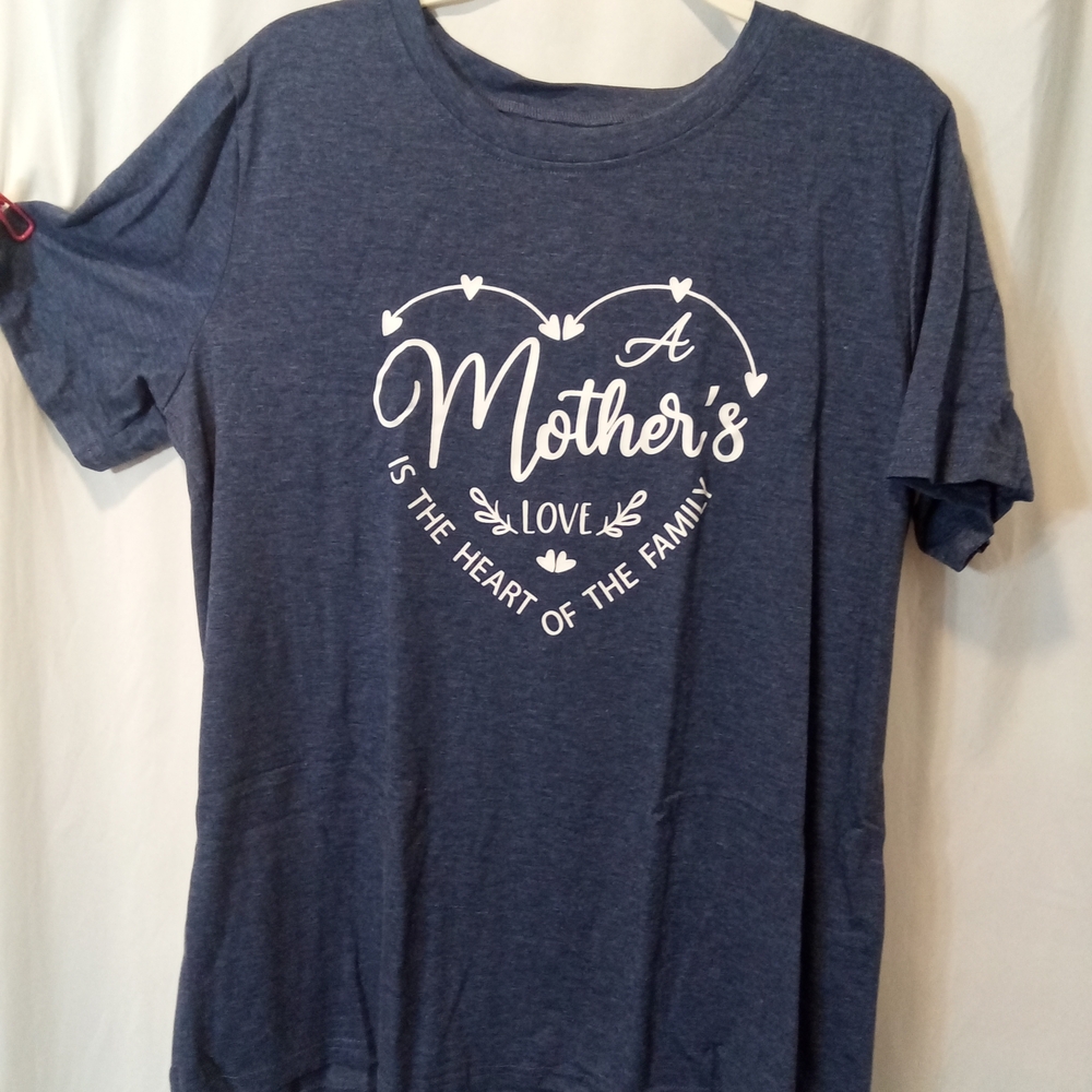 NIB Graphic Tee Super Soft Blue Heather Mothers Love Heart of Family T-shirt Mom